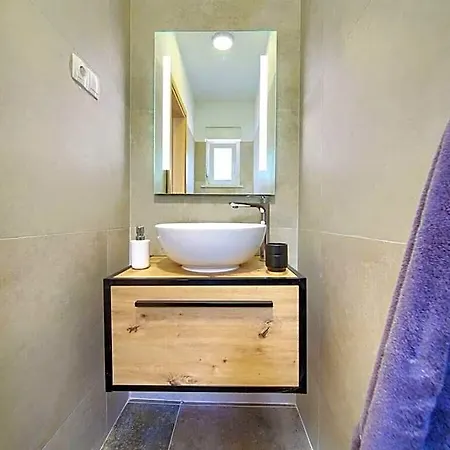 Lu Comfortable Hotel 2*