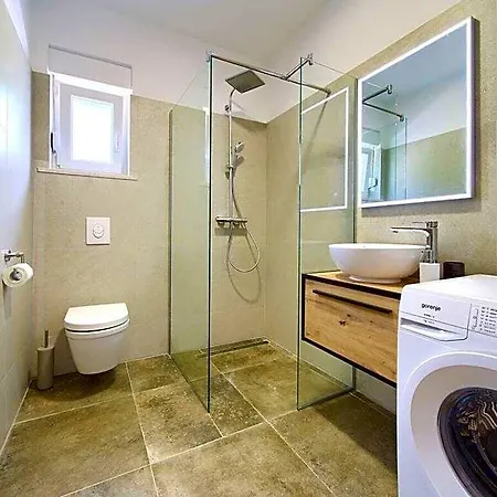 Lu Comfortable Krk Town